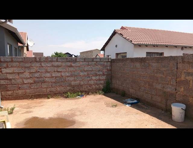 2 BEDROOM HOUSE FOR SALE IN FLEURHOF